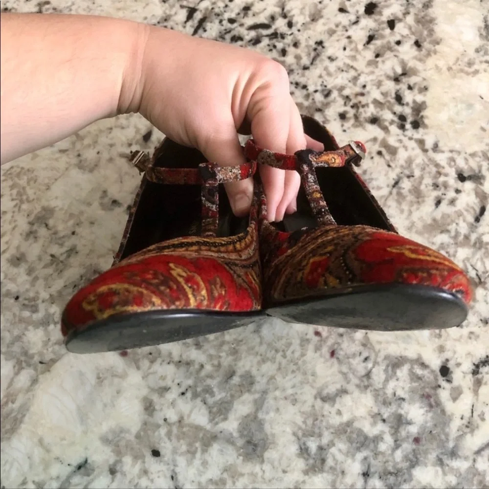Newport News Red Tapestry Wedge Heels 9.5 - Picture 5 of 8